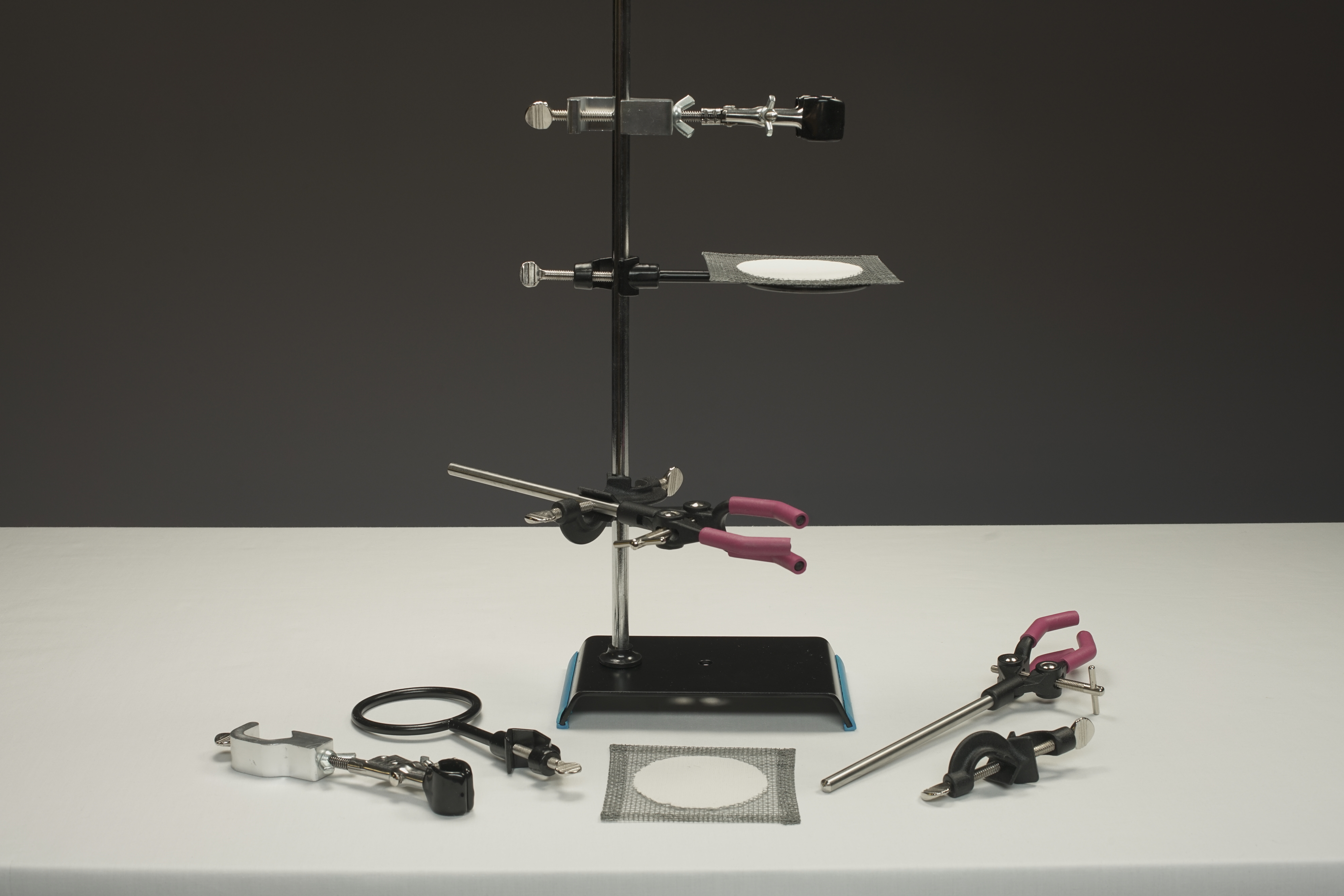 Picture of lab chemistry hardware
